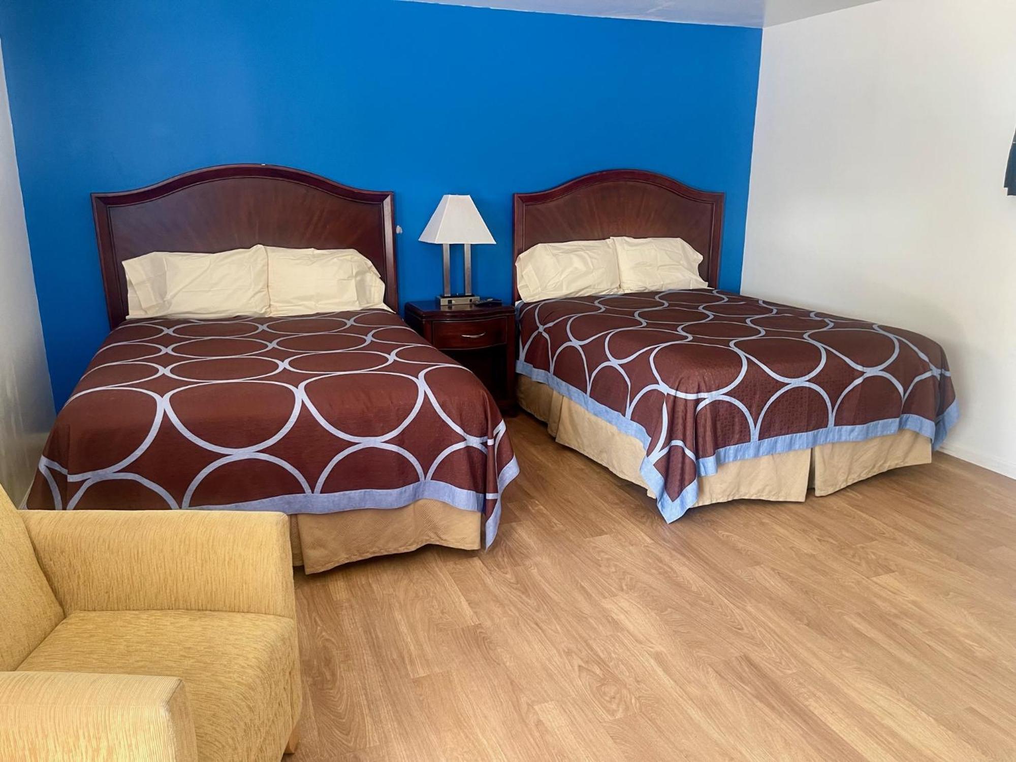Rodeway Inn Flora Luaran gambar